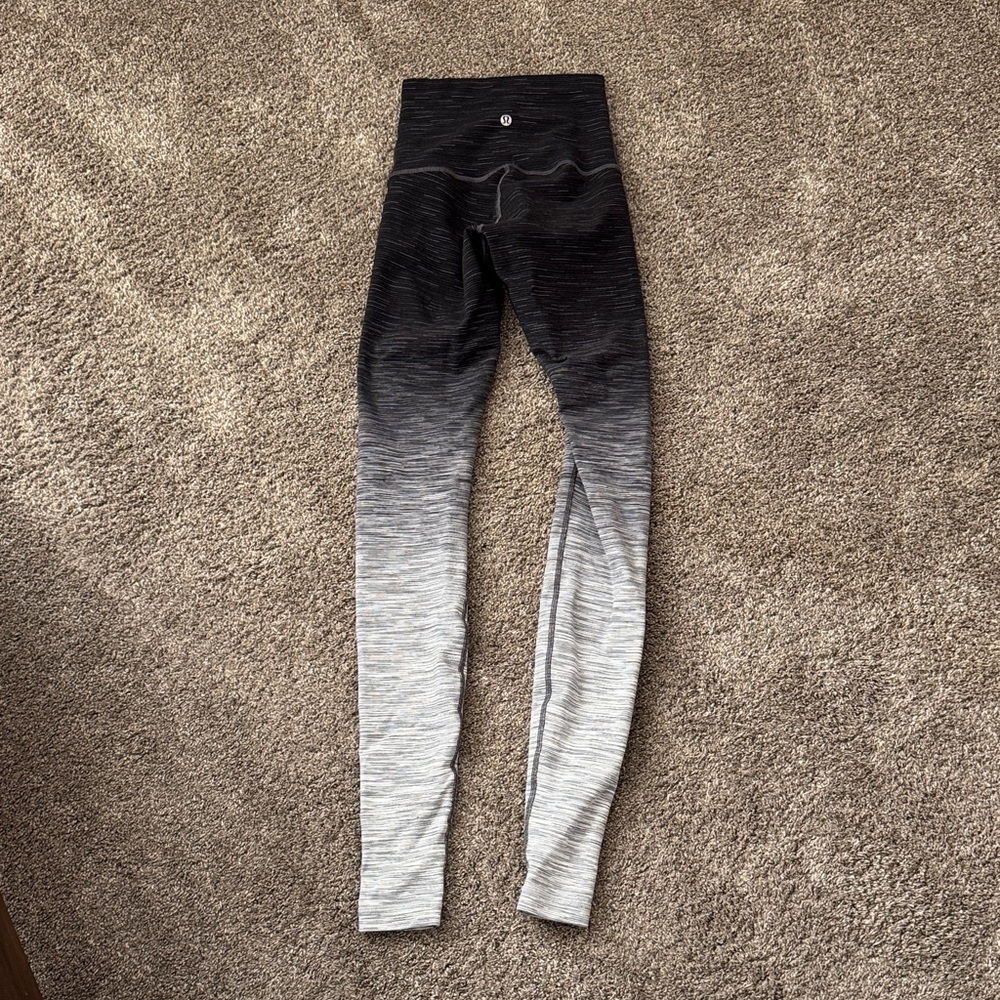 lululemon athletica Gradient Black to Gray/White Leggings - Picture 4 of 5